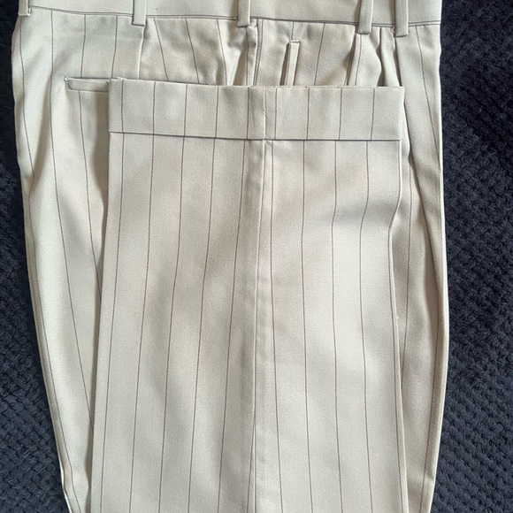 selling a Soho collectible suit - Picture 9 of 12